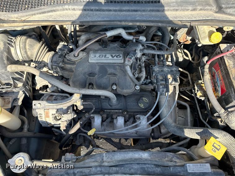 image for item EM3575 2008 Chrysler Town & Country van