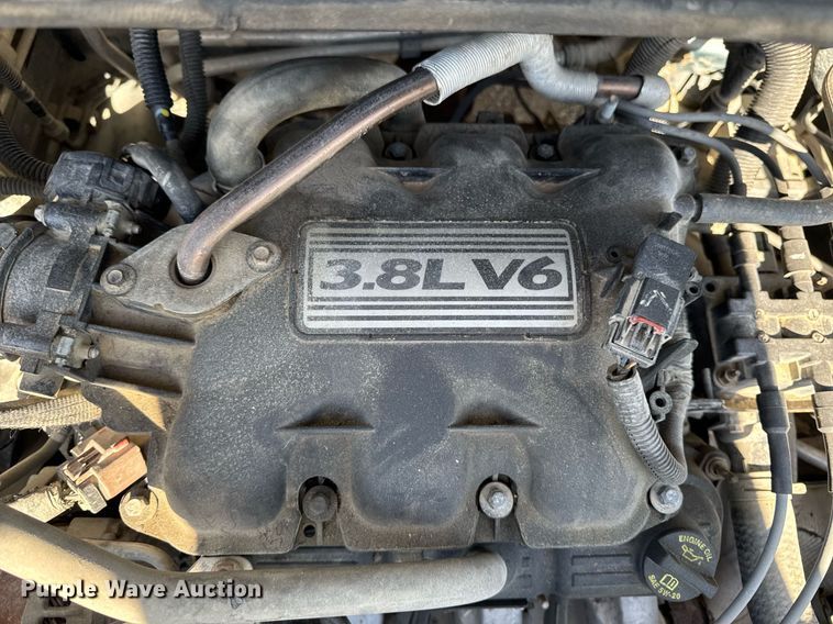 image for item EM3575 2008 Chrysler Town & Country van