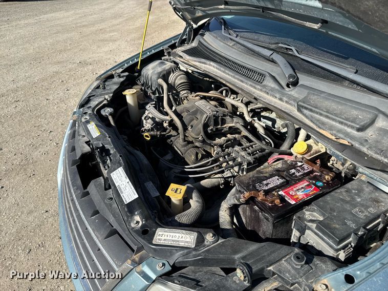 image for item EM3575 2008 Chrysler Town & Country van