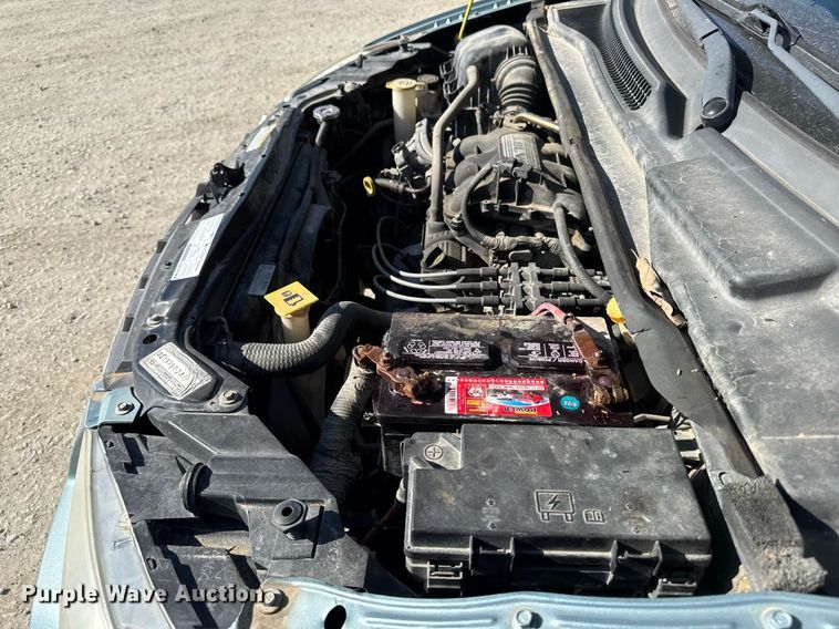 image for item EM3575 2008 Chrysler Town & Country van