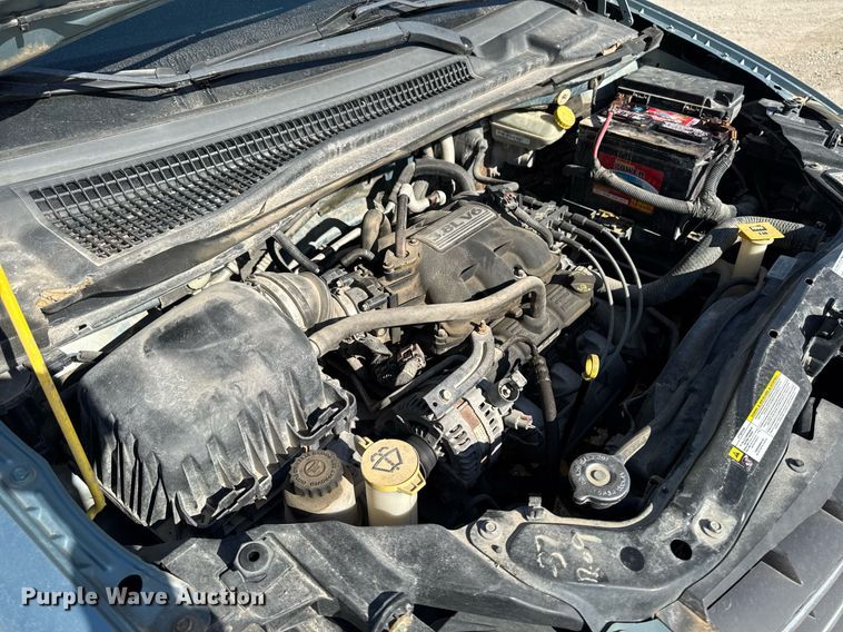 image for item EM3575 2008 Chrysler Town & Country van