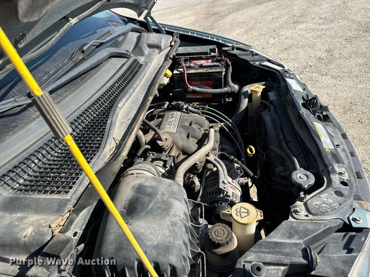 image for item EM3575 2008 Chrysler Town & Country van