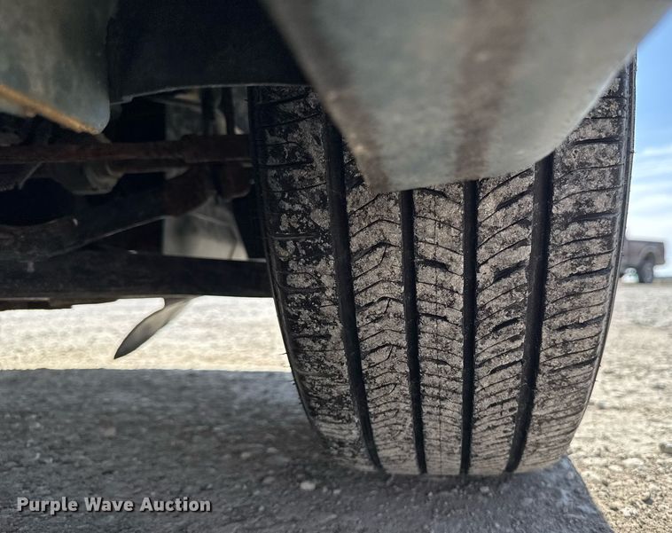 image for item EM3575 2008 Chrysler Town & Country van