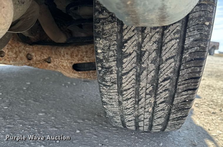 image for item EM3575 2008 Chrysler Town & Country van