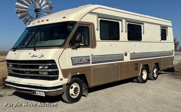 image for item EM3585 1991 Holiday Rambler Aluma Lite RV