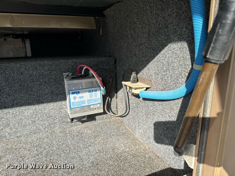 image for item EM3585 1991 Holiday Rambler Aluma Lite RV