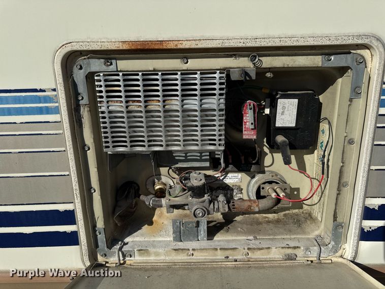 image for item EM3585 1991 Holiday Rambler Aluma Lite RV