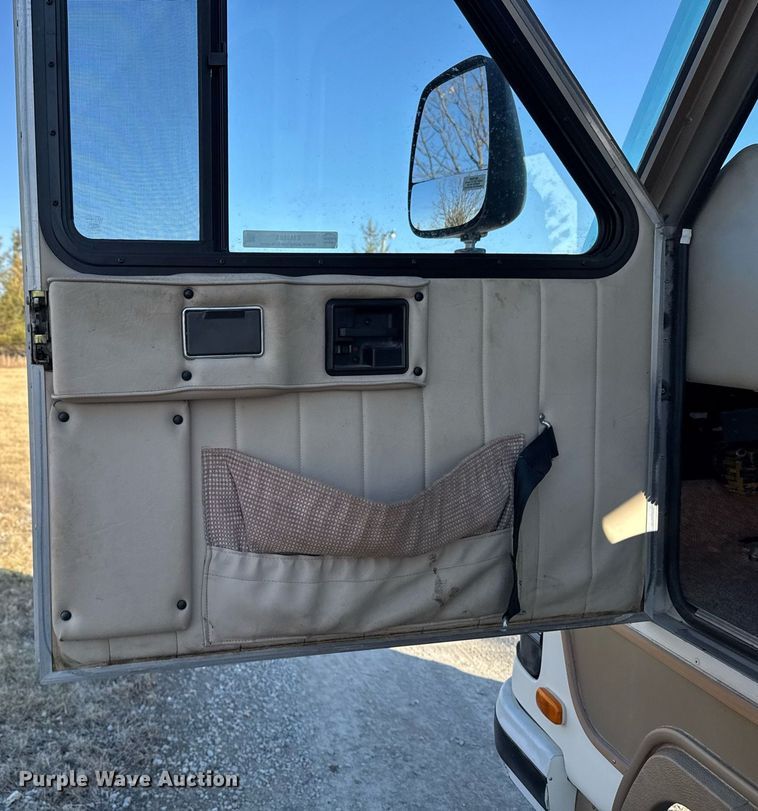 image for item EM3585 1991 Holiday Rambler Aluma Lite RV