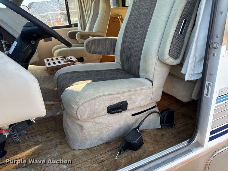 image for item EM3585 1991 Holiday Rambler Aluma Lite RV