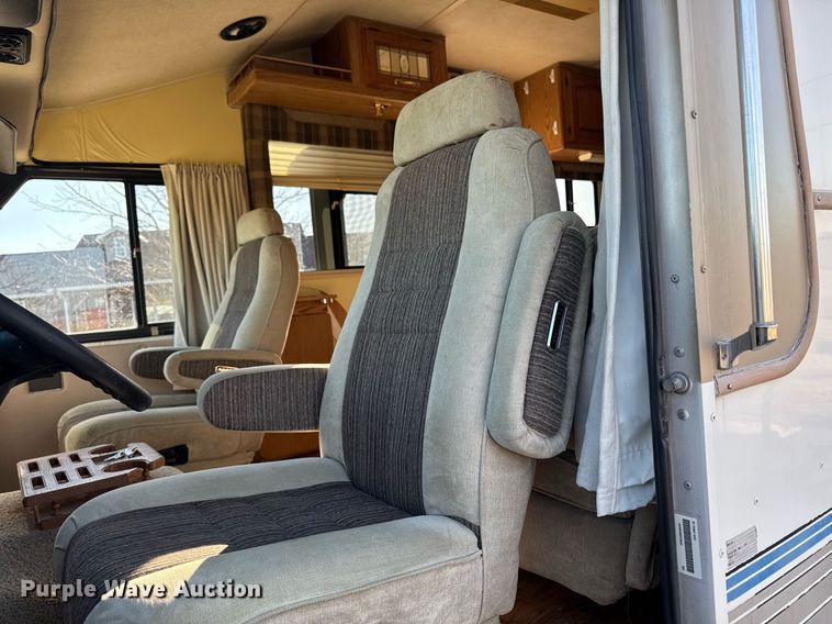 image for item EM3585 1991 Holiday Rambler Aluma Lite RV