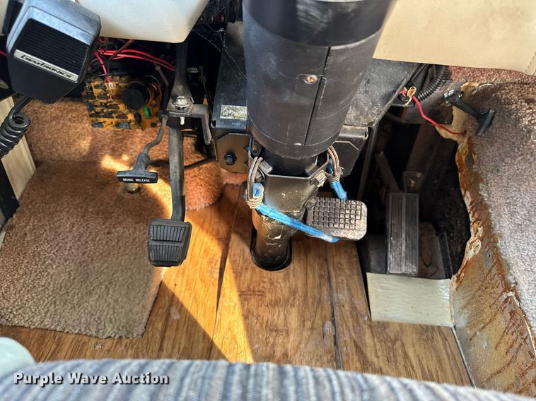 image for item EM3585 1991 Holiday Rambler Aluma Lite RV