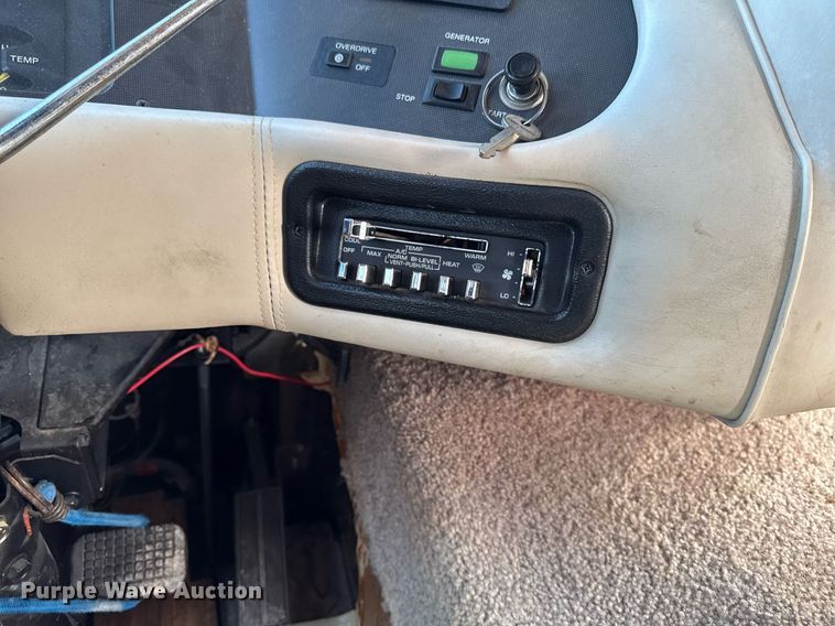 image for item EM3585 1991 Holiday Rambler Aluma Lite RV