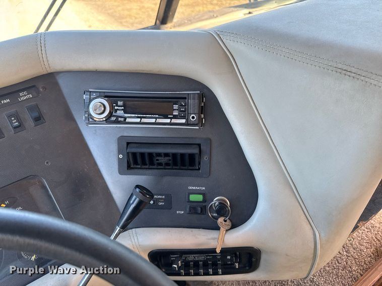 image for item EM3585 1991 Holiday Rambler Aluma Lite RV