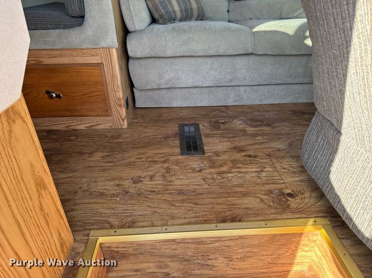 image for item EM3585 1991 Holiday Rambler Aluma Lite RV