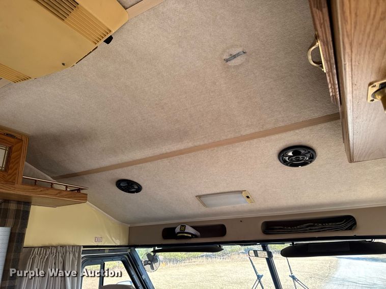 image for item EM3585 1991 Holiday Rambler Aluma Lite RV