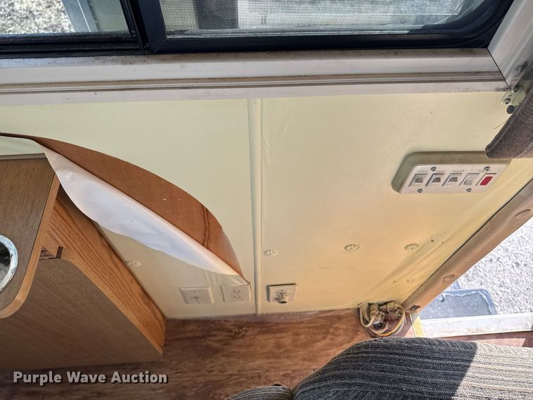 image for item EM3585 1991 Holiday Rambler Aluma Lite RV