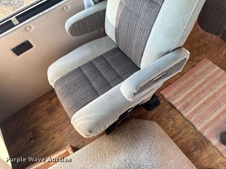 image for item EM3585 1991 Holiday Rambler Aluma Lite RV