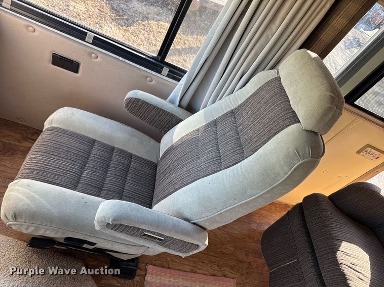 image for item EM3585 1991 Holiday Rambler Aluma Lite RV