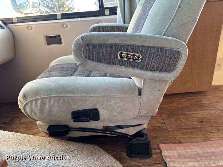 image for item EM3585 1991 Holiday Rambler Aluma Lite RV