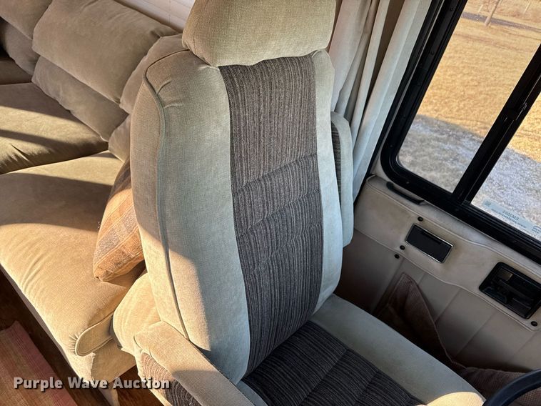 image for item EM3585 1991 Holiday Rambler Aluma Lite RV