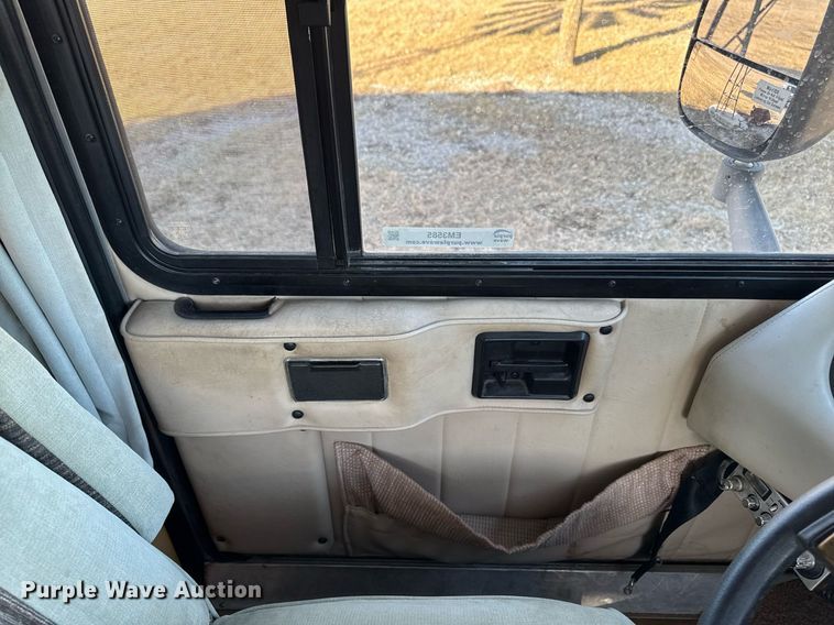 image for item EM3585 1991 Holiday Rambler Aluma Lite RV