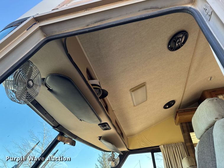 image for item EM3585 1991 Holiday Rambler Aluma Lite RV