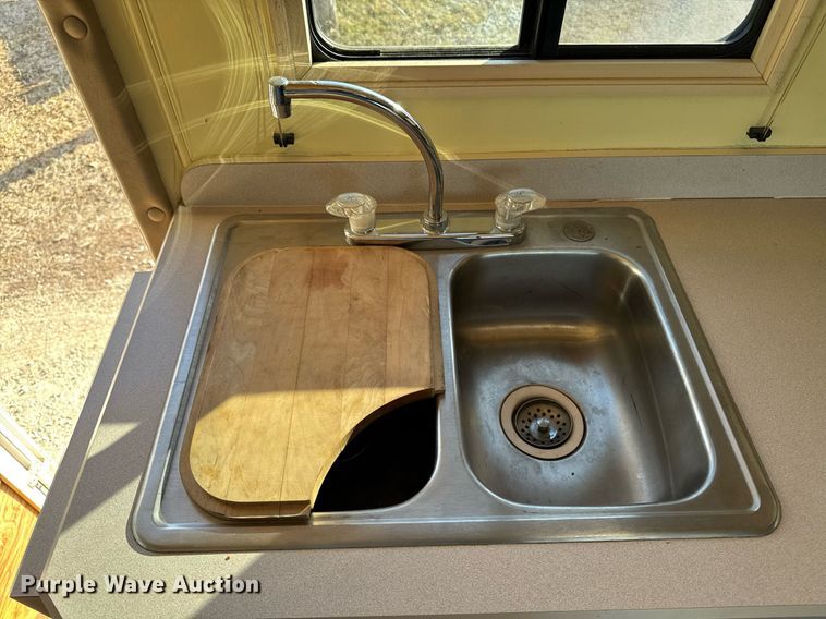 image for item EM3585 1991 Holiday Rambler Aluma Lite RV