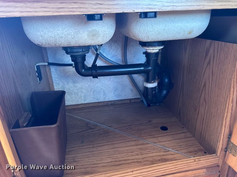 image for item EM3585 1991 Holiday Rambler Aluma Lite RV