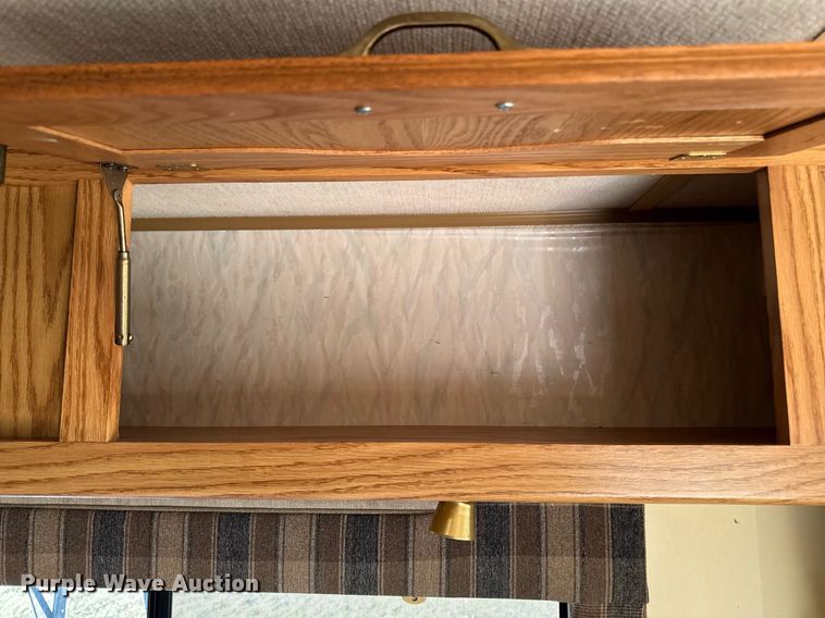 image for item EM3585 1991 Holiday Rambler Aluma Lite RV