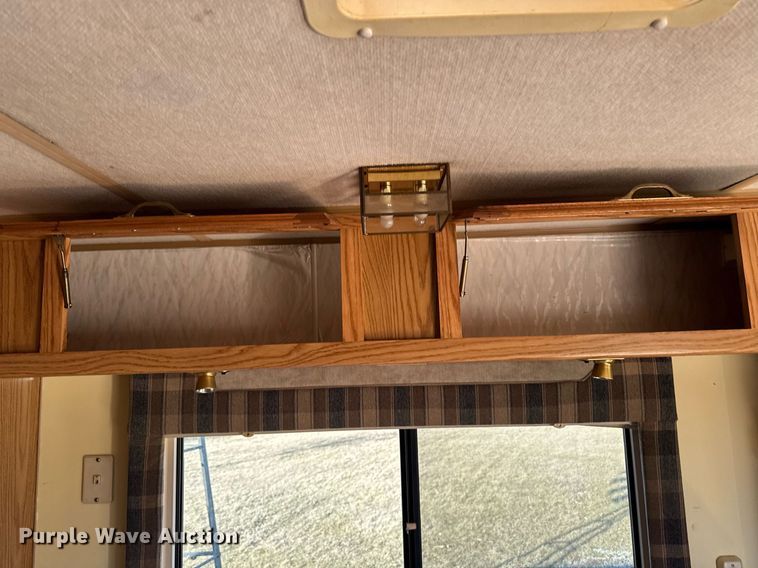 image for item EM3585 1991 Holiday Rambler Aluma Lite RV