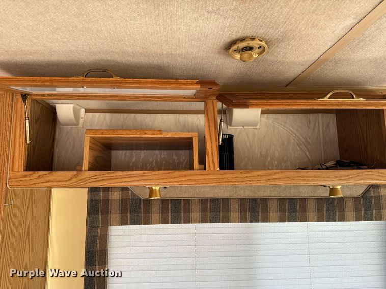 image for item EM3585 1991 Holiday Rambler Aluma Lite RV