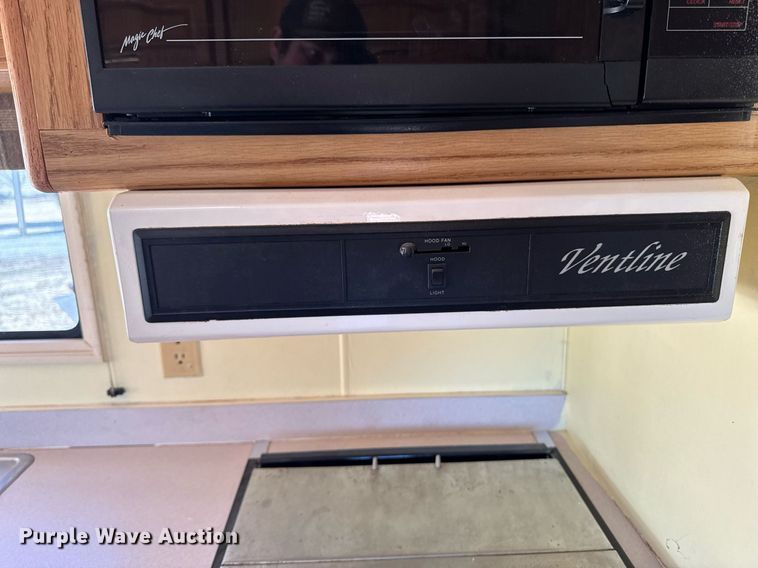 image for item EM3585 1991 Holiday Rambler Aluma Lite RV