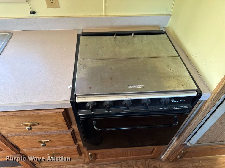 image for item EM3585 1991 Holiday Rambler Aluma Lite RV