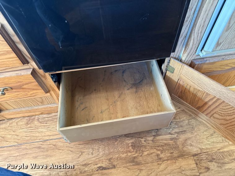 image for item EM3585 1991 Holiday Rambler Aluma Lite RV