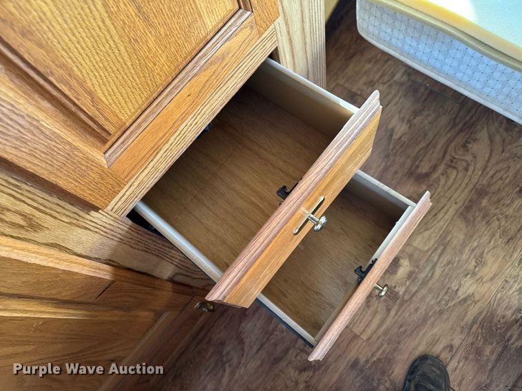 image for item EM3585 1991 Holiday Rambler Aluma Lite RV