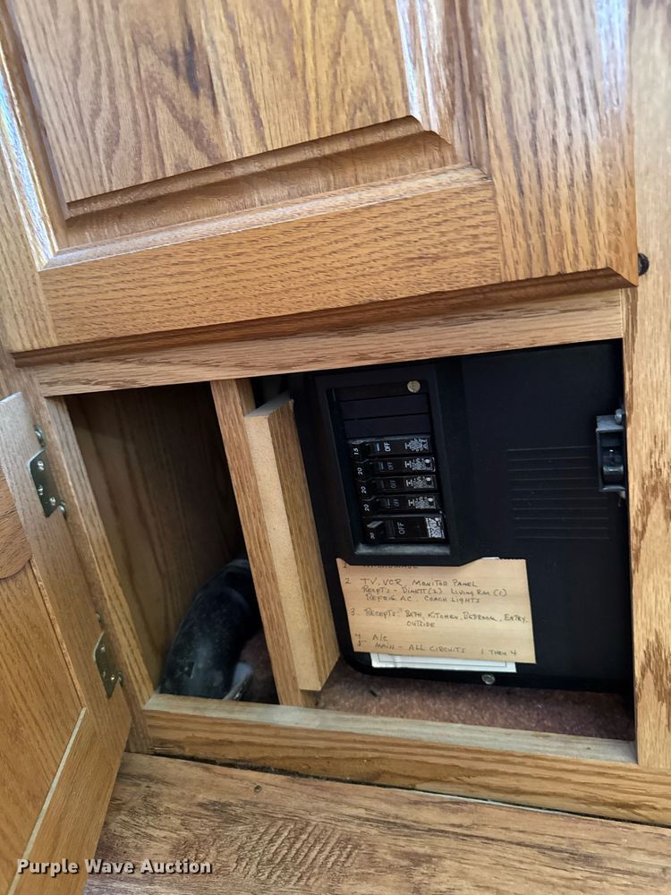 image for item EM3585 1991 Holiday Rambler Aluma Lite RV