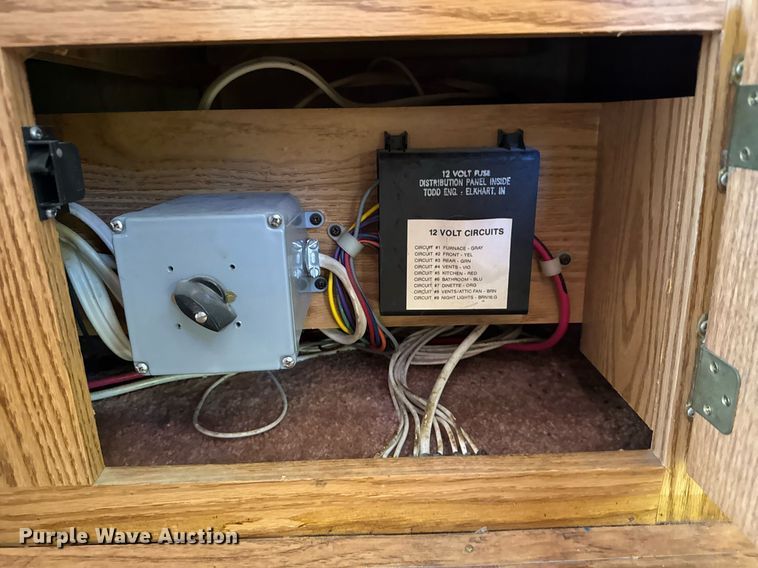 image for item EM3585 1991 Holiday Rambler Aluma Lite RV