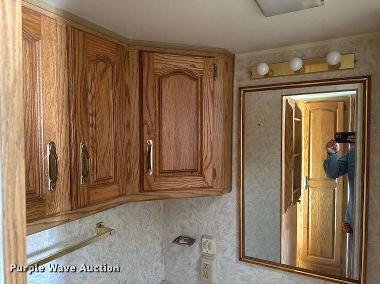 image for item EM3585 1991 Holiday Rambler Aluma Lite RV