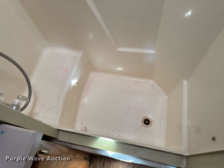 image for item EM3585 1991 Holiday Rambler Aluma Lite RV