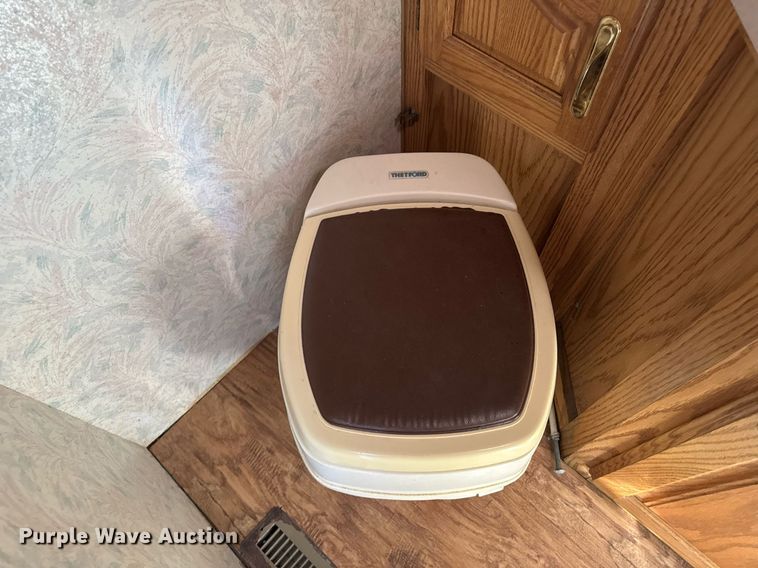 image for item EM3585 1991 Holiday Rambler Aluma Lite RV