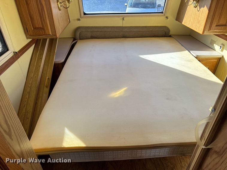 image for item EM3585 1991 Holiday Rambler Aluma Lite RV