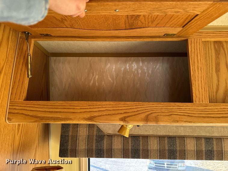 image for item EM3585 1991 Holiday Rambler Aluma Lite RV