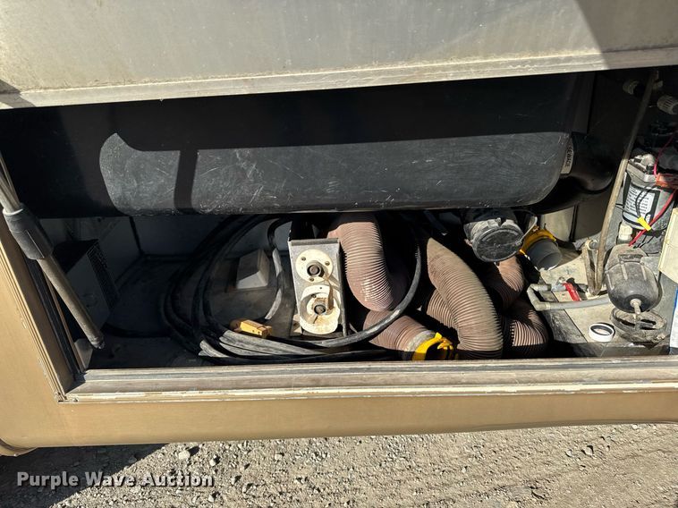 image for item EM3585 1991 Holiday Rambler Aluma Lite RV