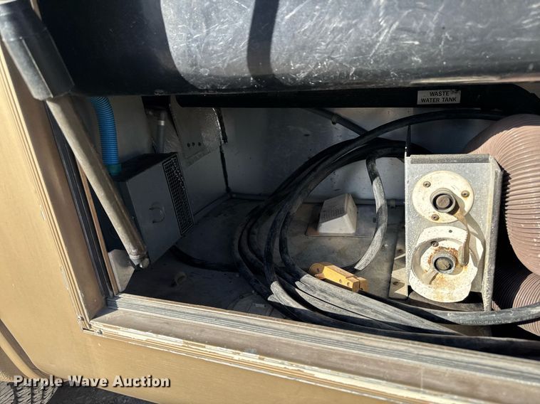 image for item EM3585 1991 Holiday Rambler Aluma Lite RV