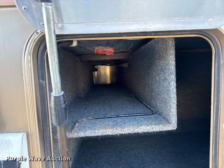 image for item EM3585 1991 Holiday Rambler Aluma Lite RV