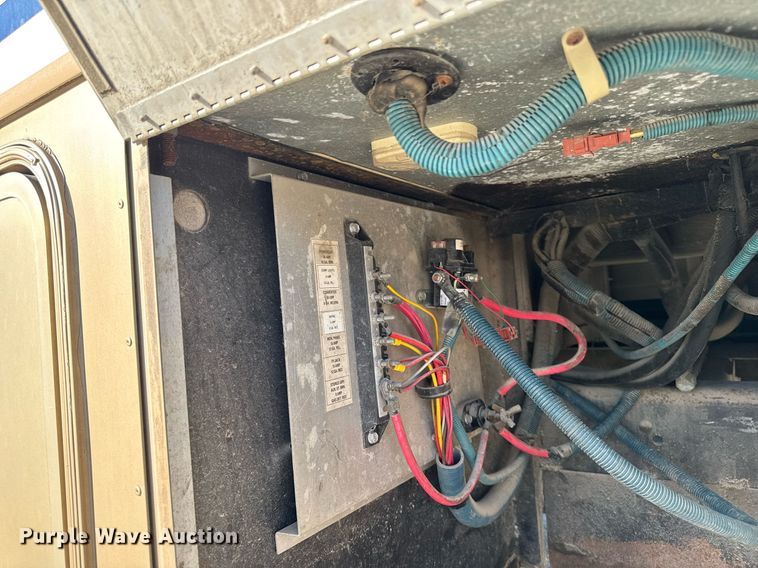 image for item EM3585 1991 Holiday Rambler Aluma Lite RV