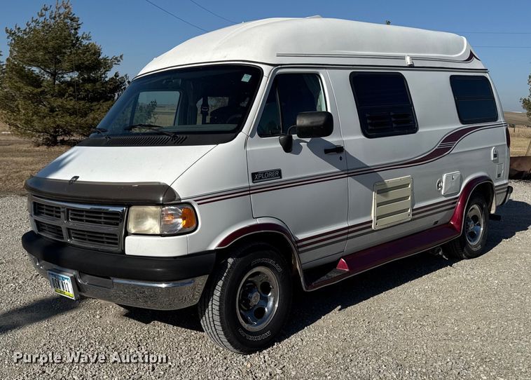 image for item EM3586 1997 Xplorer MUR-VAN HT RV