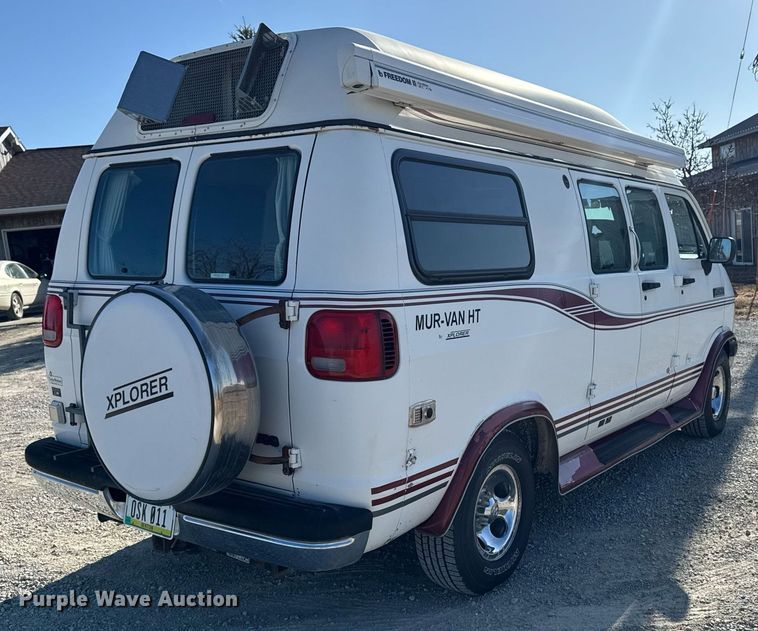 image for item EM3586 1997 Xplorer MUR-VAN HT RV