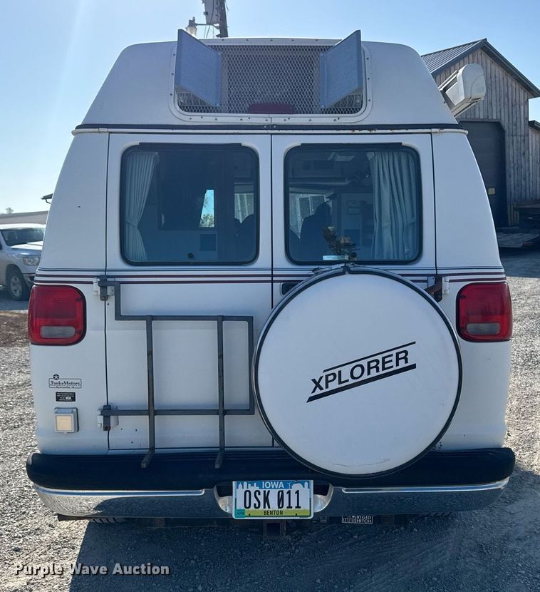image for item EM3586 1997 Xplorer MUR-VAN HT RV