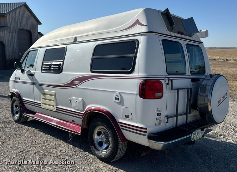 image for item EM3586 1997 Xplorer MUR-VAN HT RV